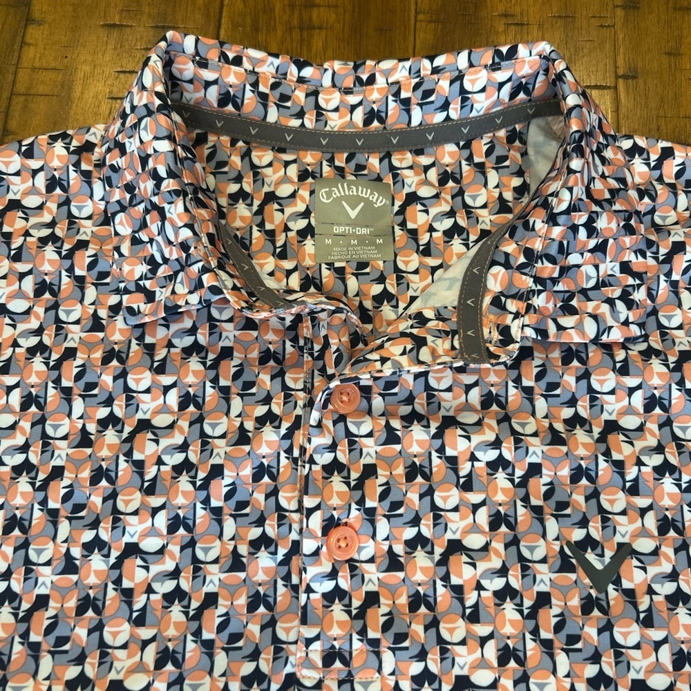 Callaway Men’s Coral Navy Geo Print Golf Polo